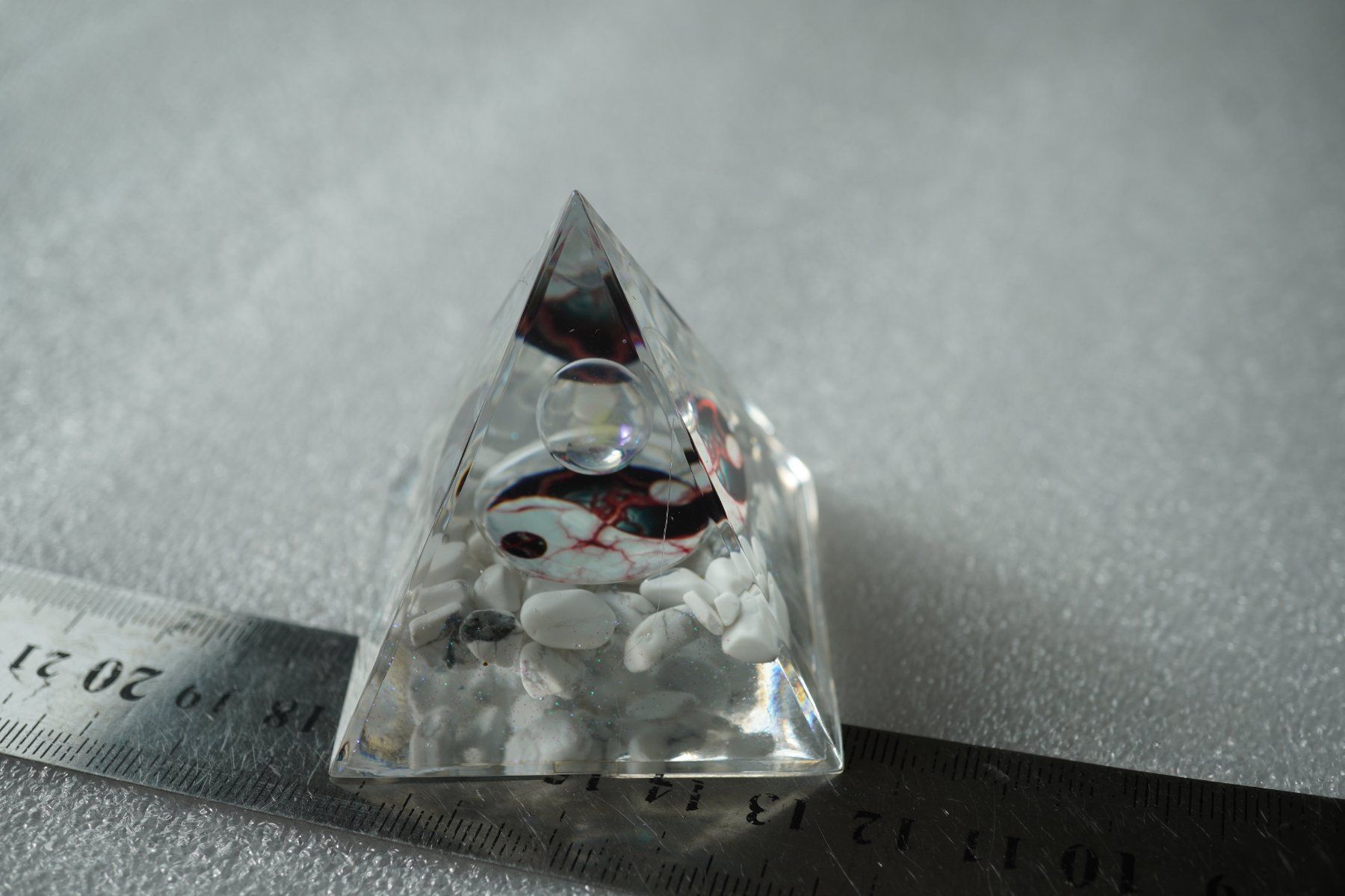 Minerali & Pietre curative: Howlith Kugel Quarz Jing Yang Orgonit -Pyramide – Nuovo e nell'imballaggio originale da Eschenbach SG venduto da topstone 6